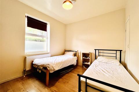 4 bedroom semi-detached house to rent, Dean Street, London, E7
