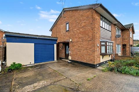2 bedroom semi-detached house for sale, Oxford Road, Canvey Island SS8