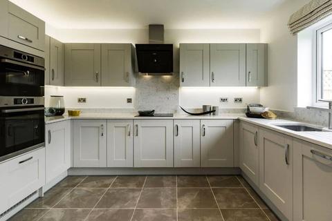 4 bedroom detached house for sale, Kempshott Hill, Kempshott, Basingstoke