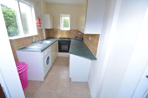 3 bedroom terraced house to rent, Brudenell Road, Hyde Park LS6