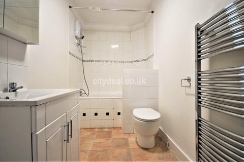 1 bedroom flat to rent, Chiswick High Road, London W4
