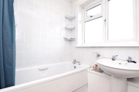 3 bedroom terraced house to rent, Woodsley Green, Leeds, West Yorkshire