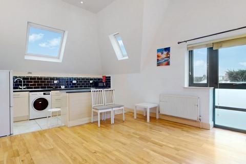 1 bedroom apartment to rent, N22