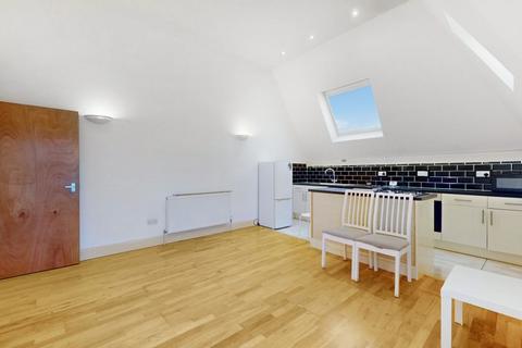 1 bedroom apartment to rent, N22