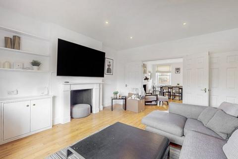 3 bedroom flat to rent, W1H