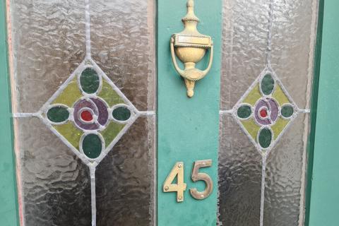 undefined, Wymer Street