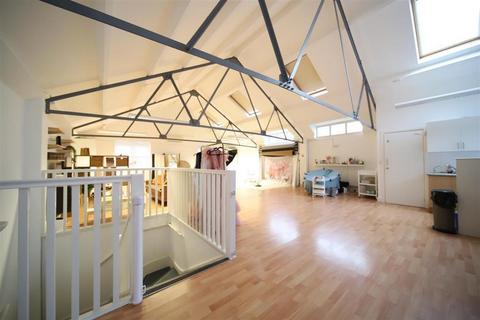 Healthcare facility to rent, 311 Chase Rd London N14 6JS