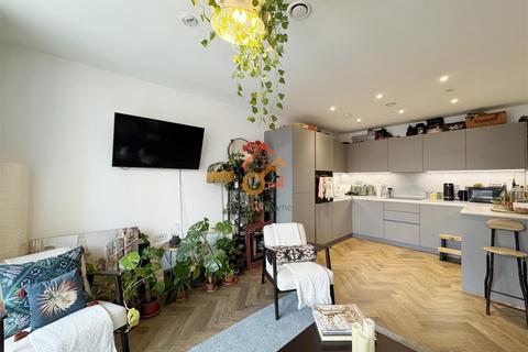 3 bedroom flat to rent, Hodge House, 90 Granville Road, London NW6