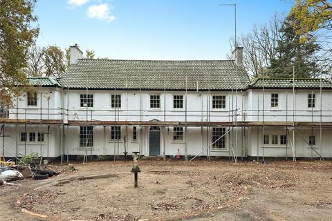 5 bedroom detached house for sale, Woodlands Road East, Surrey GU25