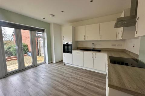 3 bedroom semi-detached house to rent, Haystack Avenue, Chippenham