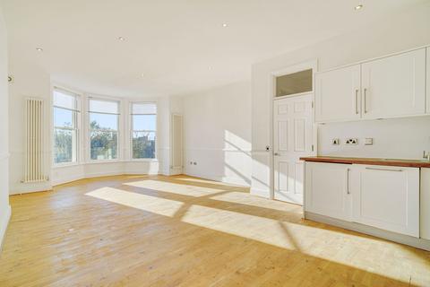 3 bedroom flat for sale, Overhill Road, London SE22