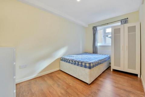 undefined, Heath Road, Twickenham TW1