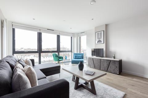 2 bedroom flat to rent, Centric Close