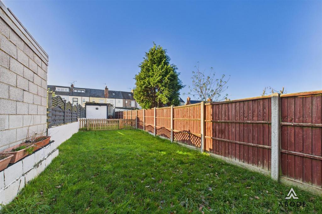 CAM03473 G0-PR0508-STILL030.jpg