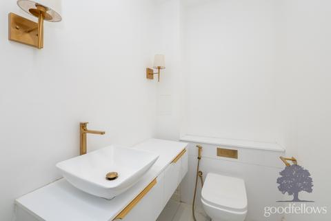 undefined, Felnex Avenue, Wallington SM6