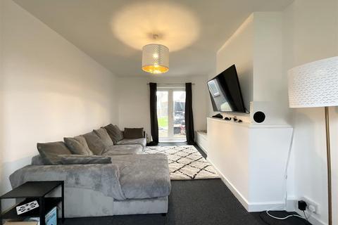 3 bedroom terraced house to rent, Park Road, Cadbury Heath, Bristol