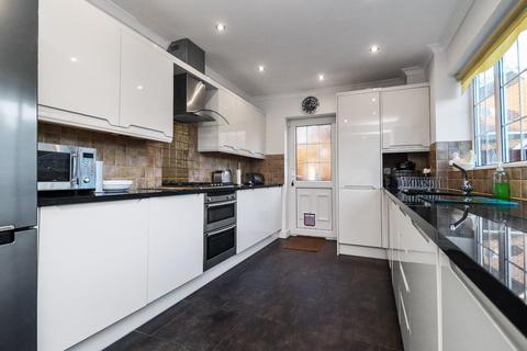 4 bedroom detached house for sale, Buttermere Drive, Hale Barns