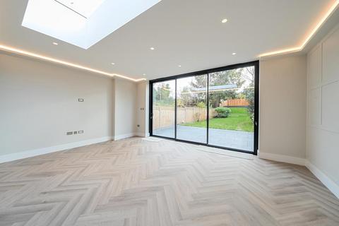 3 bedroom flat for sale, Gondar Gardens,  West Hampstead,  NW6