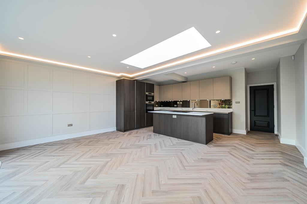 Kitchen / Reception