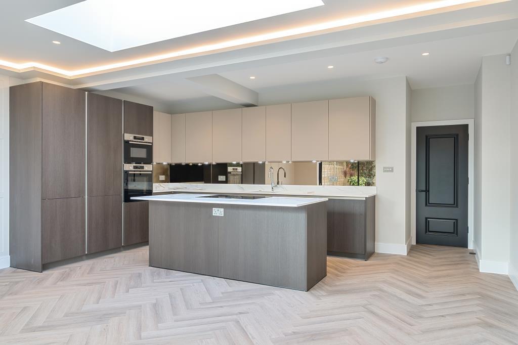 Kitchen / Reception
