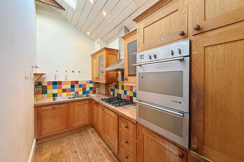 2 bedroom flat for sale, Bridport