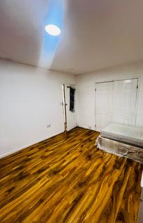 1 bedroom in a house share to rent, Crispin Road, Edgware HA8