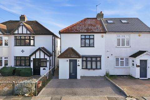 Heaton Way, Romford, RM3