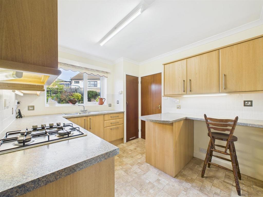 Kitchen 2.jpg