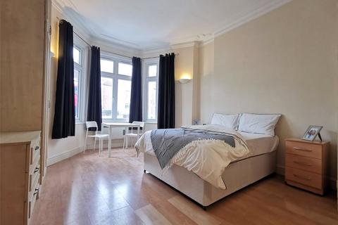 1 bedroom apartment to rent, Chichele Road, Cricklewood