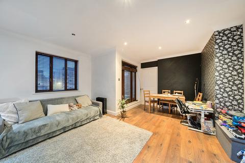 1 bedroom flat for sale, Lady Booth Road, Kingston Upon Thames, KT1