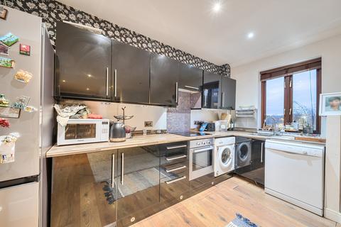 1 bedroom flat for sale, Lady Booth Road, Kingston Upon Thames, KT1