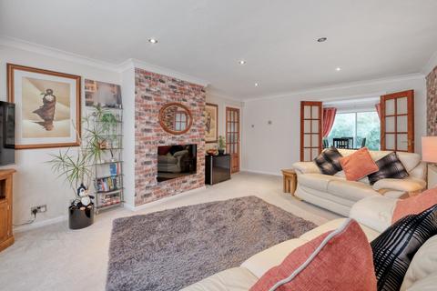 4 bedroom detached house for sale, Fowgay Drive, Solihull, B91