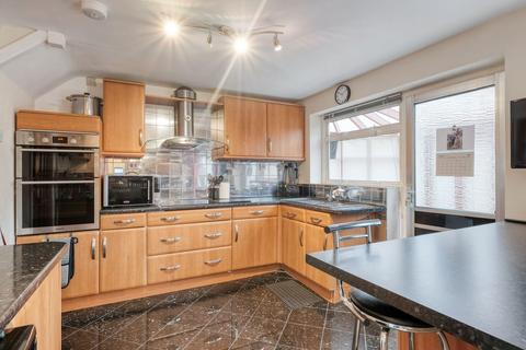 4 bedroom detached house for sale, Fowgay Drive, Solihull, B91