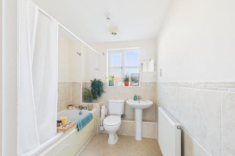 2 bedroom flat for sale, Hargate Way, Hampton Hargate, PE7