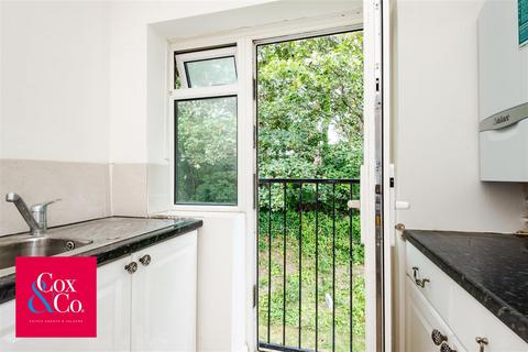 2 bedroom flat for sale, Links Close, Portslade
