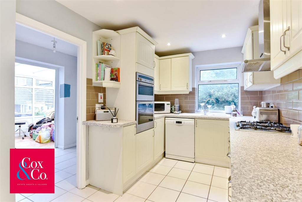 81 N 0357.jpg