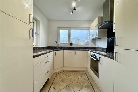 undefined, Deadmanstone, Berry Brow, Huddersfield, HD4 7QQ