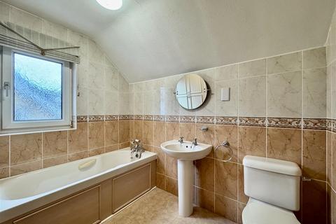 undefined, Deadmanstone, Berry Brow, Huddersfield, HD4 7QQ