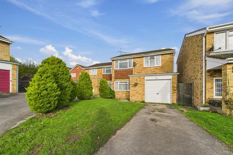 Newbery Close, Tilehurst, Reading, RG31