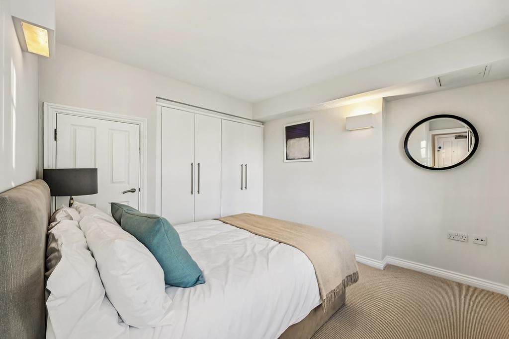 7, 72 Mortimer St...