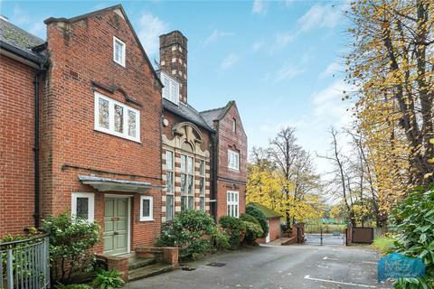Aldermans Hill, London, N13