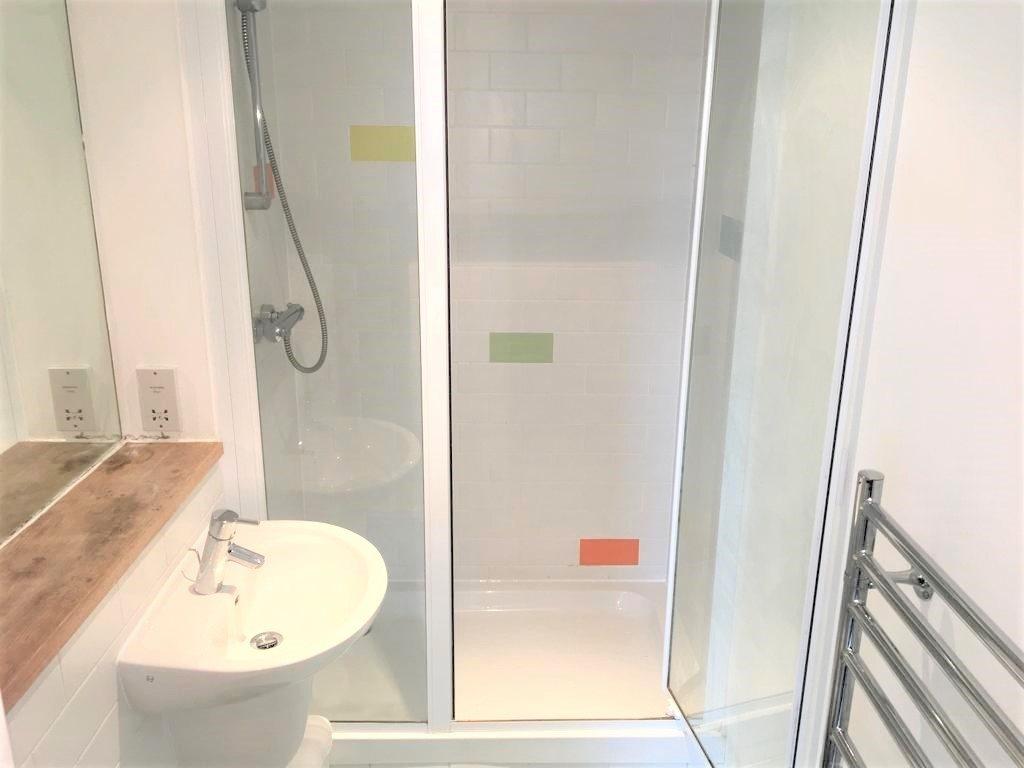 Student bathroom New