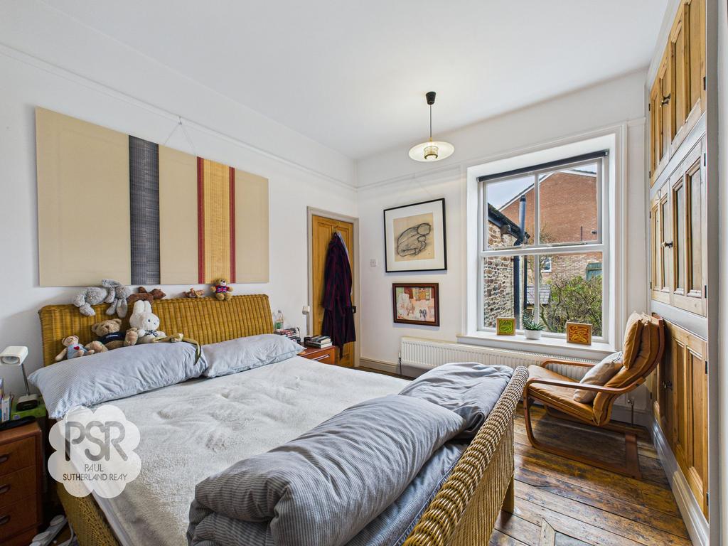 Bedroom double bed