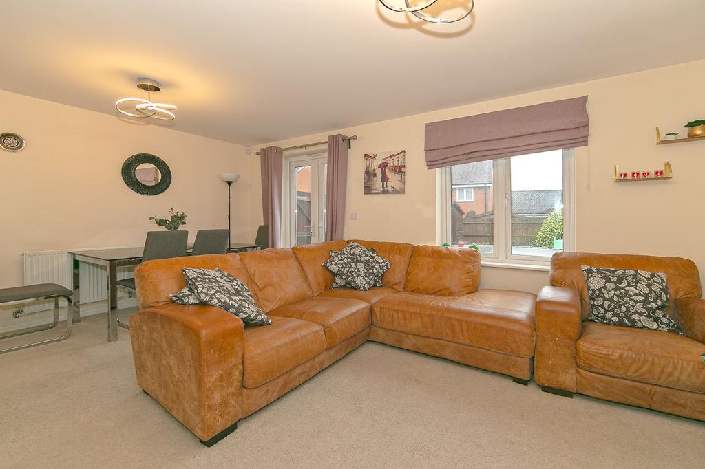 Lounge/Dining Room