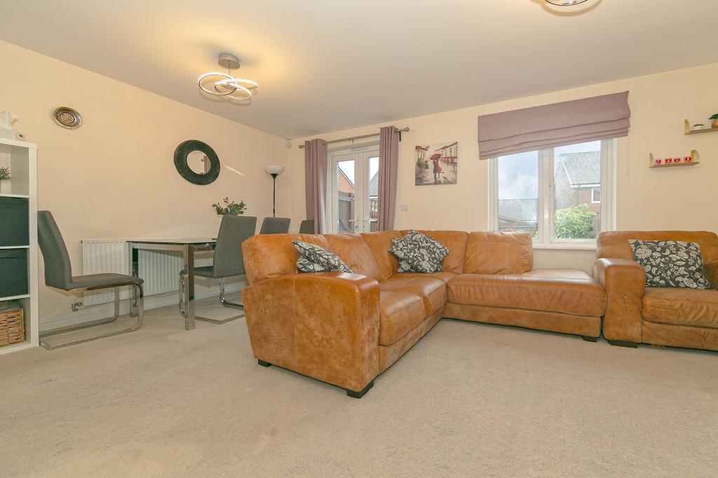 Lounge/Dining Room