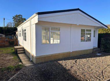 Scatterdells Park Preloved Park Home Exterior 1 R7