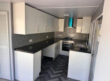 Scatterdells Park Preloved Park Home Kitchen R7u0m