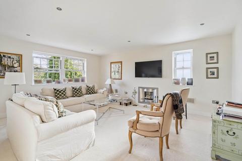 undefined, Kings Court, Little Bushey Lane, Bushey Heath
