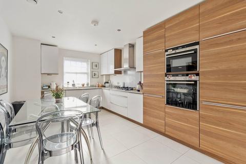 undefined, Kings Court, Little Bushey Lane, Bushey Heath