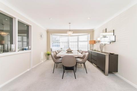 4 bedroom link detached house for sale, Cavendish Crescent, Elstree
